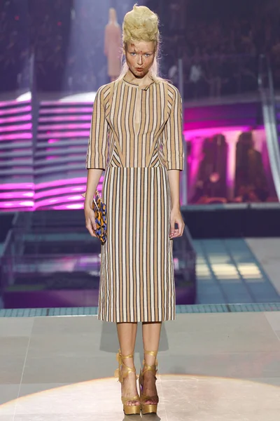Look 14